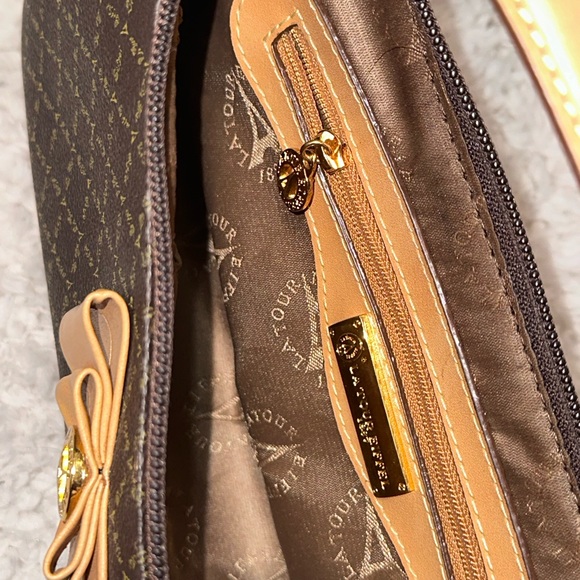 ‼️Sale‼️ la tour eiffel purse Rioni Signature (brown ) SHOULDER FENDER handbag - Picture 4 of 4